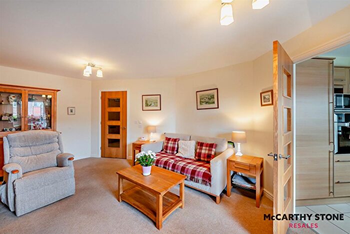 1 Bedroom Flat For Sale In Dukes Court, Bulford, Wellington, TA21