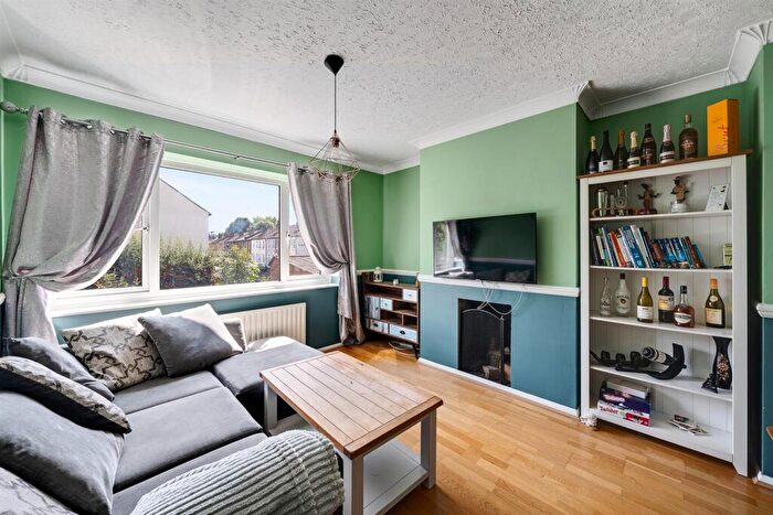 3 Bedroom Maisonette For Sale In Hope Park, Bromley, BR1