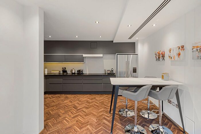 4 Bedroom Town House To Rent In Cheval Place, Knightsbridge, London, United Kingdom, SW7