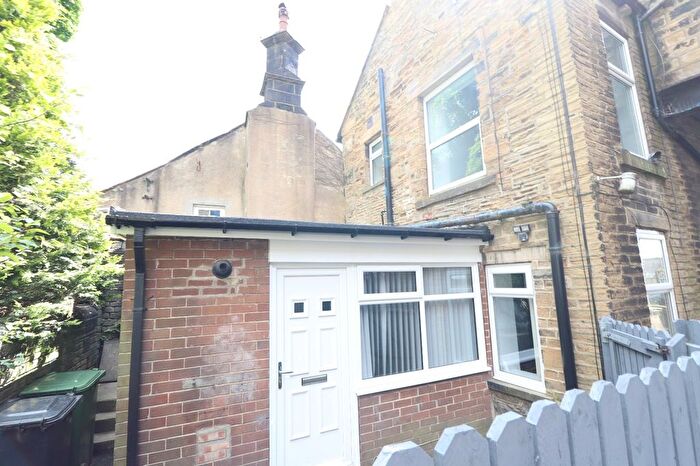 2 Bedroom Detached House To Rent In Chapeltown, Pudsey, Leeds, LS28