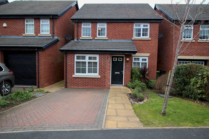 3 Bedroom Detached House To Rent In St. Edwards Chase, Lancashire, PR2