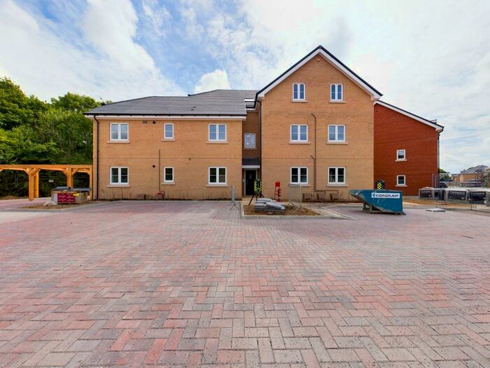 2 Bedroom Apartment To Rent In Sovereign Close, Netley Abbey, Southampton, SO31