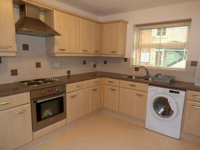 2 Bedroom Apartment To Rent In Riverside Drive, Lincoln, LN5