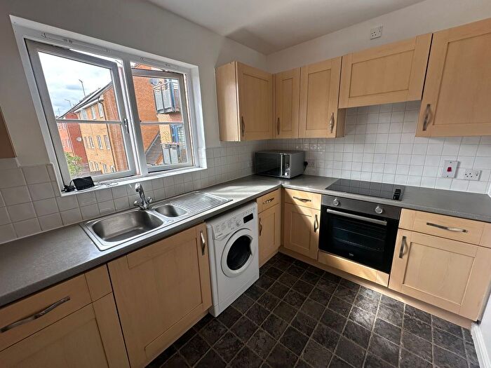 2 Bedroom Flat To Rent In West Cotton Close, Northampton, NN4