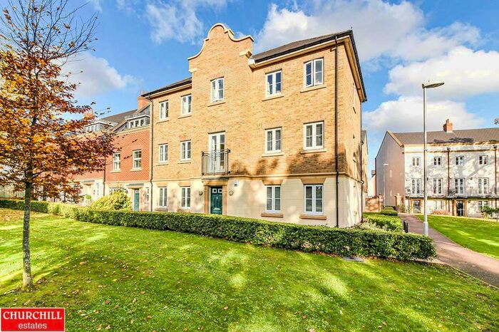 2 Bedroom Flat To Rent In Borders Walk, Loughton, IG10