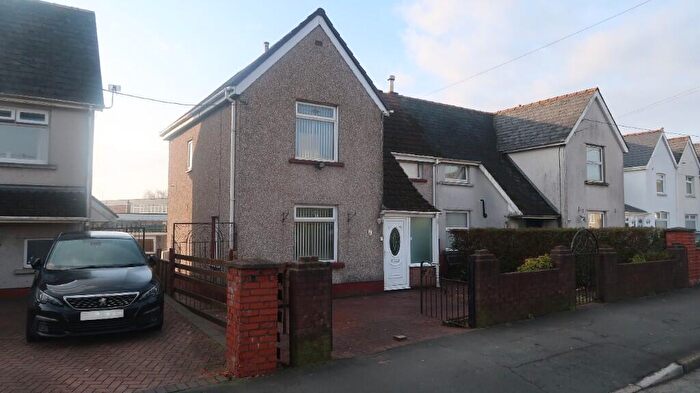 3 Bedroom Semi Detached House For Sale In Twynyffald Road, Blackwood, Caerphilly (County Of), NP12