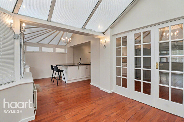 4 Bedroom Detached House To Rent In Ashurst Avenue, Southend-On-Sea, SS2