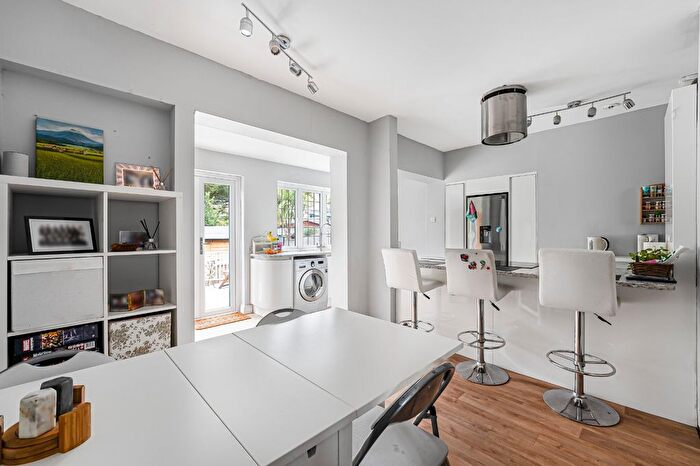 3 Bedroom Semi-detached House For Sale In Maudslay Road, Eltham, London, SE9