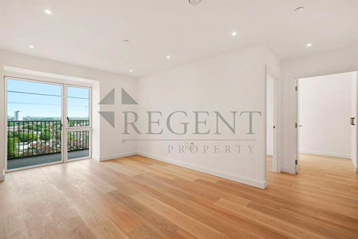 2 Bedroom Apartment To Rent In Botanist House, Seagull Lane, E16