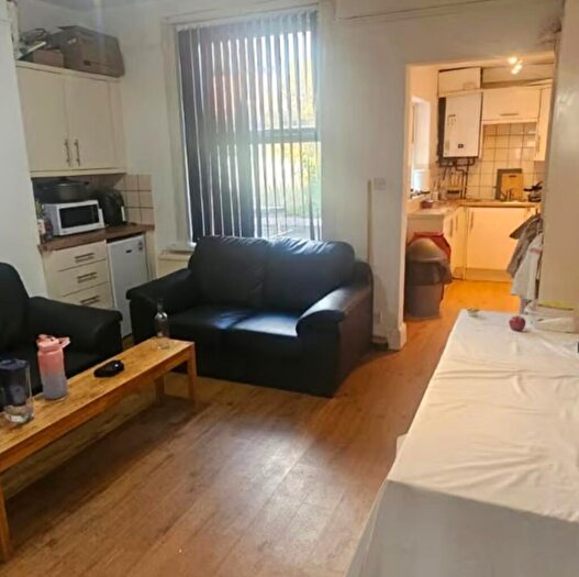 5 Bedroom Terraced House To Rent In Ash Road, Leeds, West Yorkshire, LS6