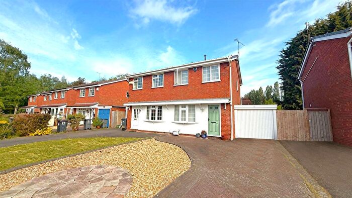2 Bedroom Semi-detached House For Sale In Sparrey Drive, Stirchley / Bournville, Birmingham, B30