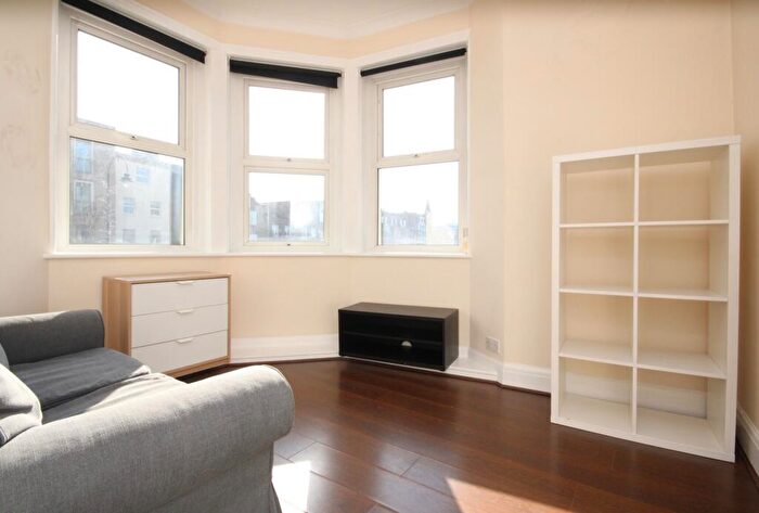 2 Bedroom Flat To Rent In Kentish Town Road, Kentish Town, NW5