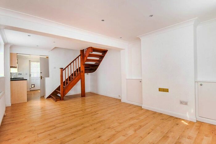 2 Bedroom End Of Terrace House To Rent In North Road, Bromley, BR1