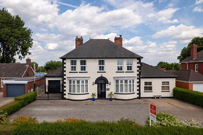 5 Bedroom Detached House For Sale In North Street, West Butterwick, DN17