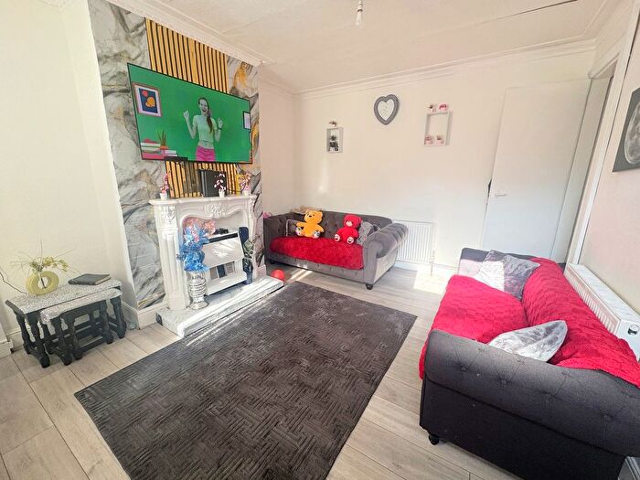 2 Bedroom Property For Sale In Conway Place, Leeds, LS8