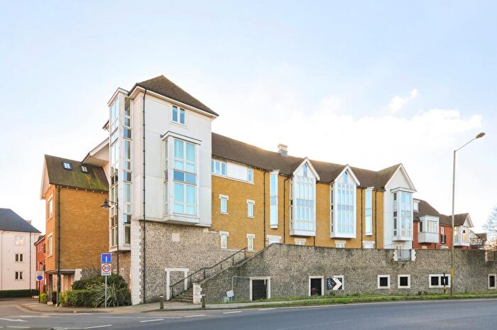 2 Bedroom Flat For Sale In Creine Mill Lane North, Canterbury, Kent, CT1
