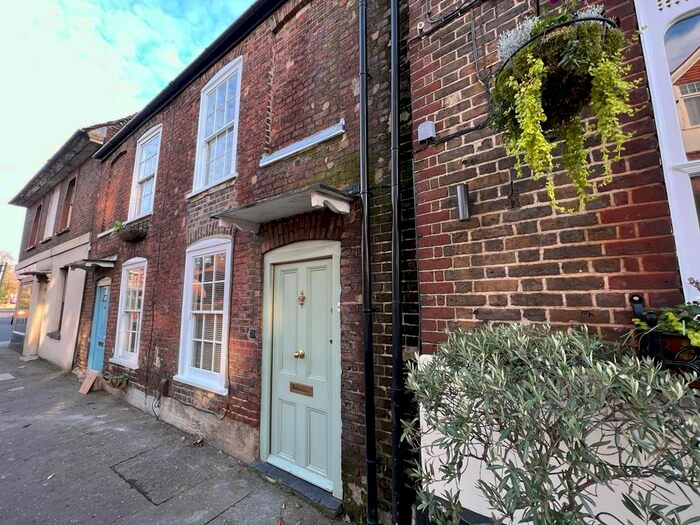 2 Bedroom Terraced House To Rent In High Street, Hampton, TW12