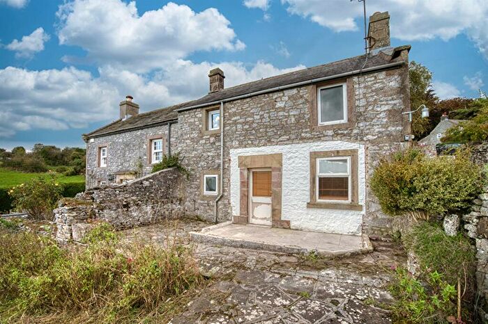 2 Bedroom House For Sale In Dale Road, Over Haddon, Bakewell, DE45