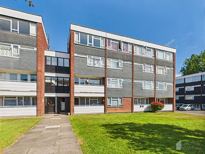 2 Bedroom Maisonette To Rent In Park Court, Harlow, CM20
