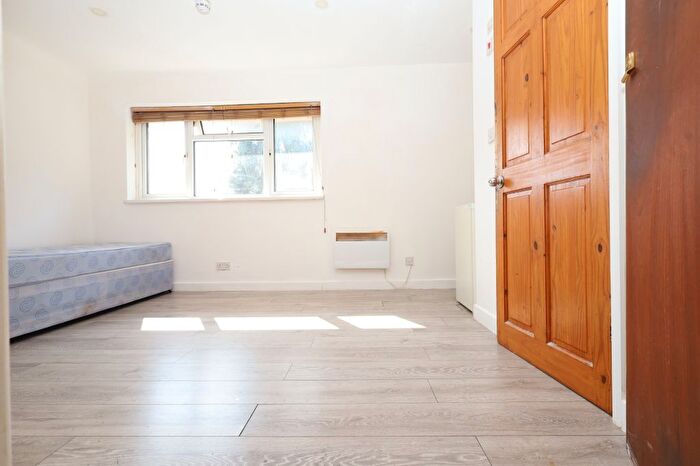Studio To Rent In Bedser Drive, Greenford, UB6