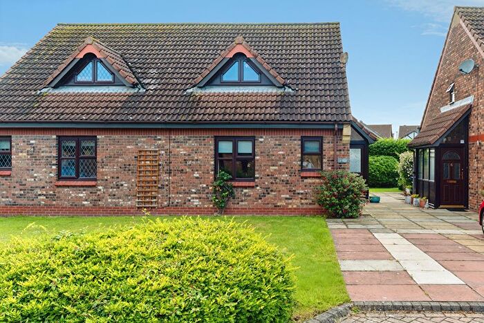 2 Bedroom Bungalow For Sale In Meadow View, Cleethorpes, DN35