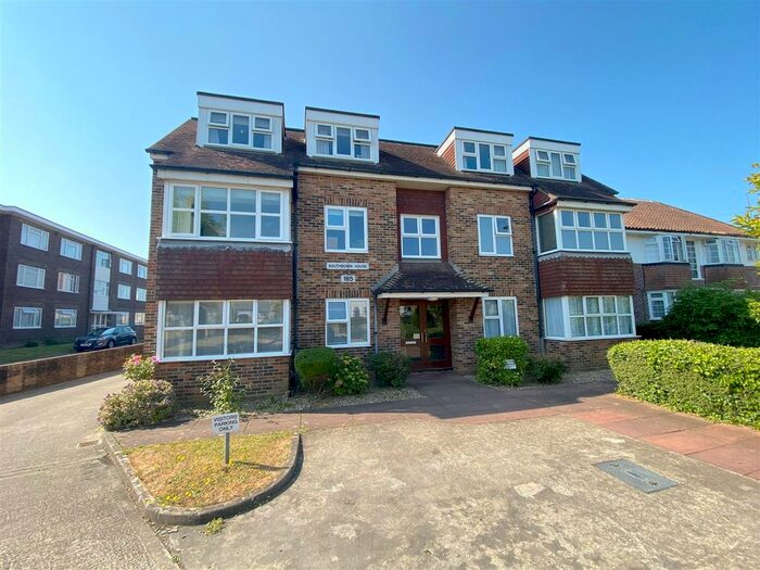 2 Bedroom Flat For Sale In Goring Road, Goring-By-Sea, Worthing, BN12