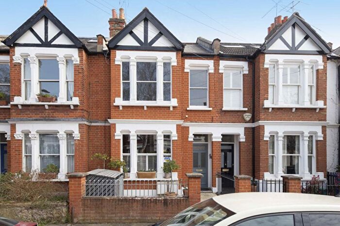 2 Bedroom Flat To Rent In Kent Road, London, W4