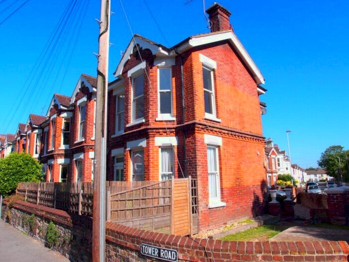 2 Bedroom Flat To Rent In Park Road, Worthing, West Sussex, BN11