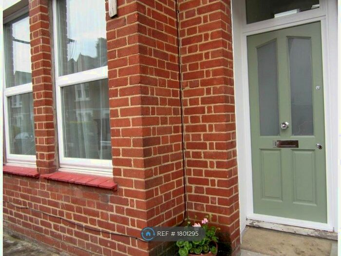 1 Bedroom Flat To Rent In London, London, CR4