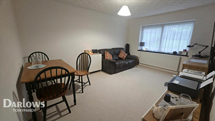 2 Bedroom Maisonette For Sale In Wilson Place, Maerdy, Ferndale, CF43