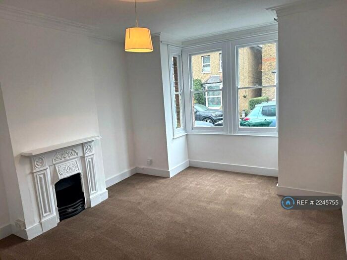 2 Bedroom Detached House To Rent In Sebright Road, Barnet, EN5