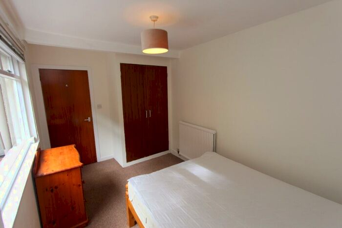2 Bedroom Flat To Rent In Kinellan Road, Edinburgh, EH12