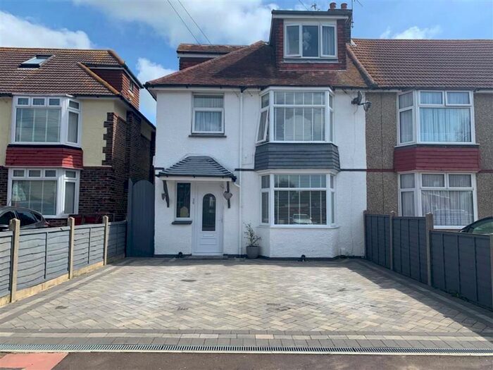 Houses for sale & to rent in BN14 8EE, Meredith Road,,Broadwater, Worthing