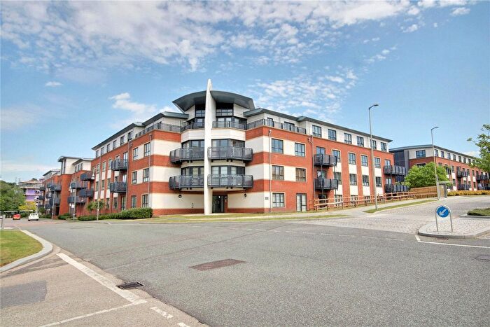 2 Bedroom Flat To Rent In Wallis Square, Farnborough, Hampshire, GU14