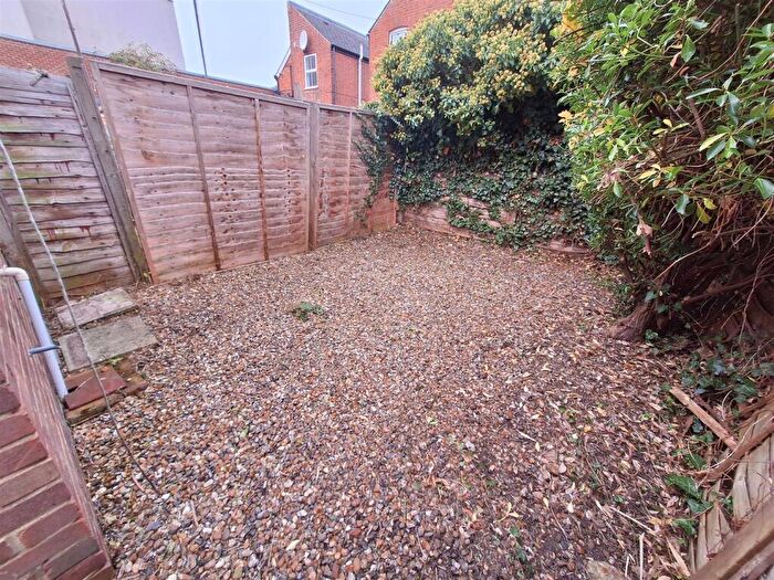 3 Bedroom Terraced House For Sale In Swansea Road, Reading, RG1