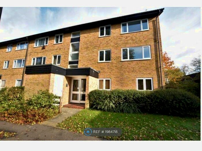 2 Bedroom Flat To Rent In Beagle Close, Feltham, TW13
