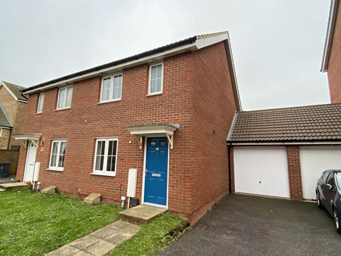 3 Bedroom House To Rent In Sarnia Close, Peacehaven, East Sussex, BN10