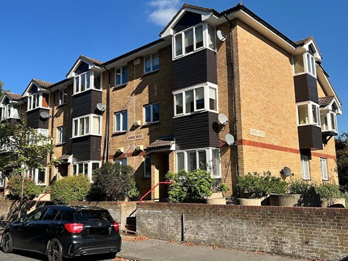 2 Bedroom Flat For Sale In Derwent Road, London, SE20