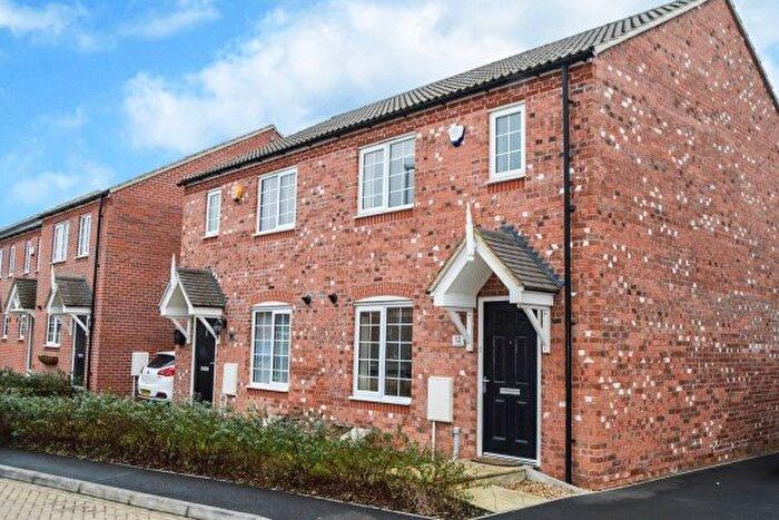 3 Bedroom Semi-Detached House To Rent In The Furrows, Northampton, NN3