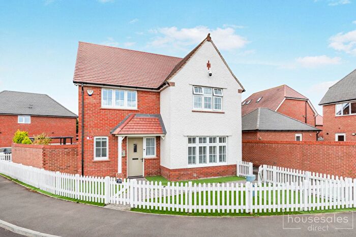 4 Bedroom Detached House For Sale In Dixon Road Langdon Hills, Basildon, SS16