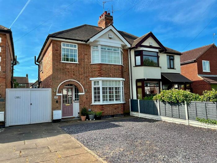 3 Bedroom Property To Rent In Shanklin Drive, Weddington, CV10
