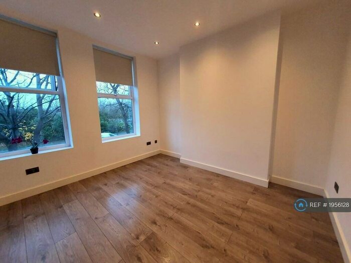 1 Bedroom Flat To Rent In Talbot Road, Manchester, M16