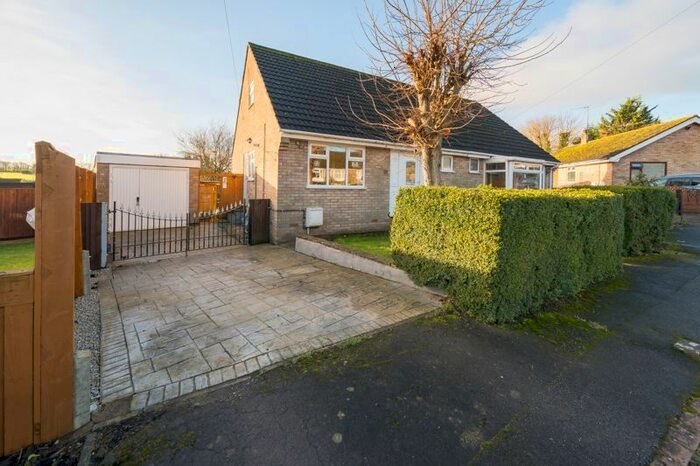 3 Bedroom Semi-Detached House For Sale In Portway Crescent, Croughton, Brackley, NN13