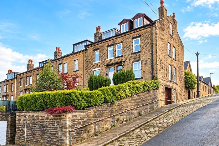 5 Bedroom End Of Terrace House For Sale In Savile Park Street, Halifax, West Yorkshire, HX1
