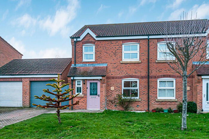 3 Bedroom Semi Detached House For Sale In Cygnet Close, Hornsea, HU18