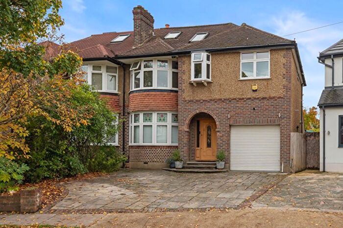 5 Bedroom Semi Detached House For Sale In Leyfield, Worcester Park, KT4