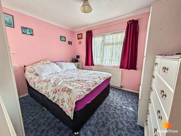 2 Bedroom Property For Sale In Chesham Road, Wigginton, HP23