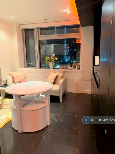 Studio To Rent In Pan Peninsula Square, London, E14