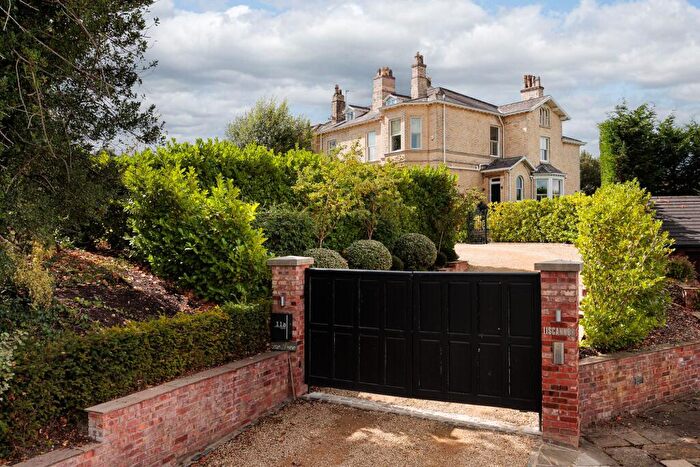 7 Bedroom Semi-Detached House For Sale In South Bank Close, Alderley Edge, SK9