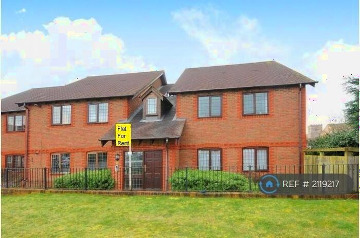 2 Bedroom Flat To Rent In Meadow Close, Thatcham, RG19
